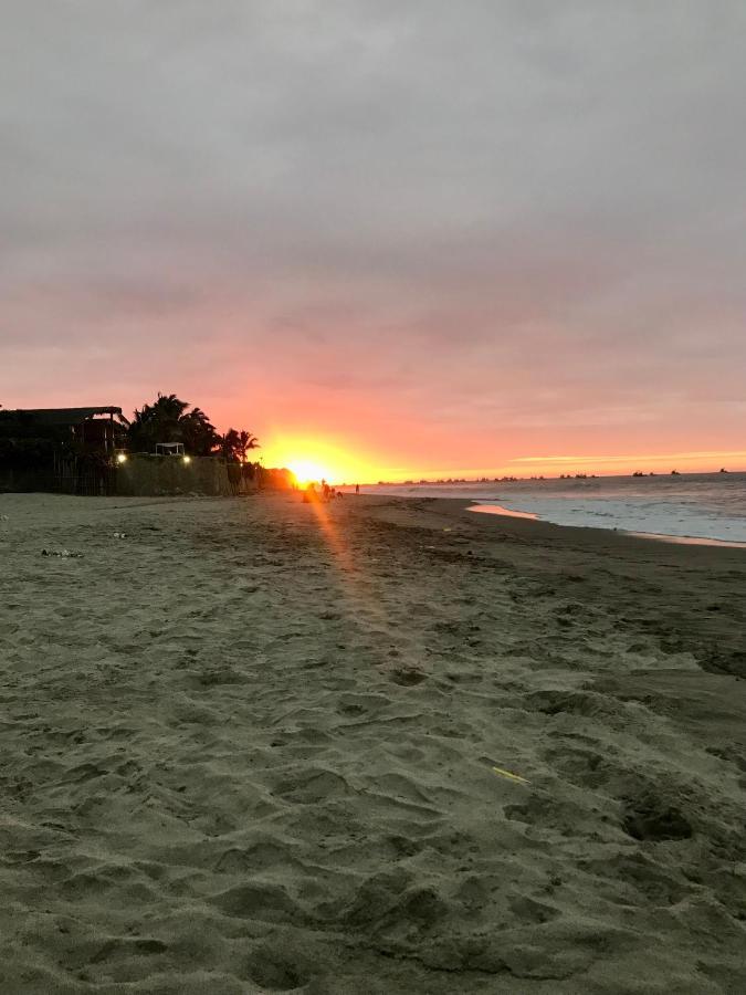 Casa Mancora Guesthouse エクステリア 写真
